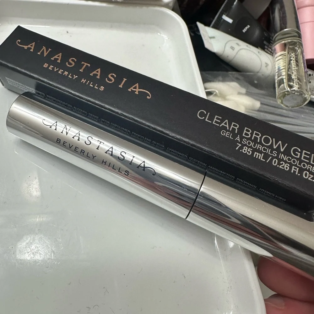 Anastasia Clear Brow Gel - Picture 1 of 2
